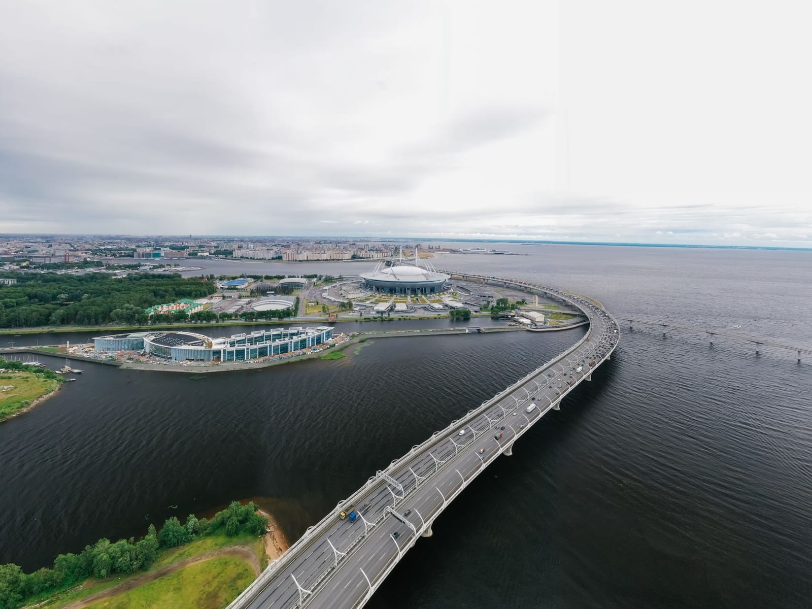 Крестовский остров в Санкт-Петербурге с высоты